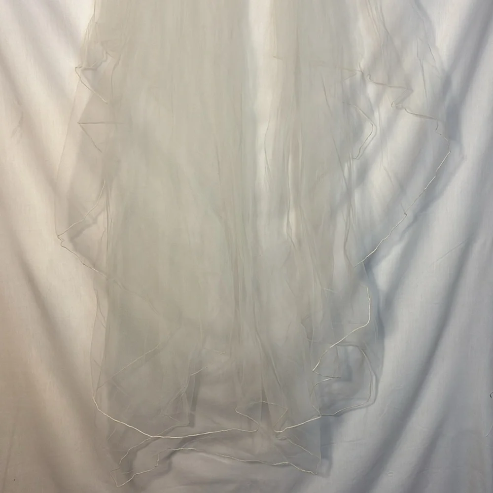 Vintage 1950s White Wedding Vail Beaded Floral